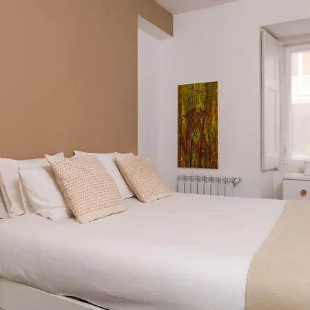 Apartment Centre With Private Pool Lisbon