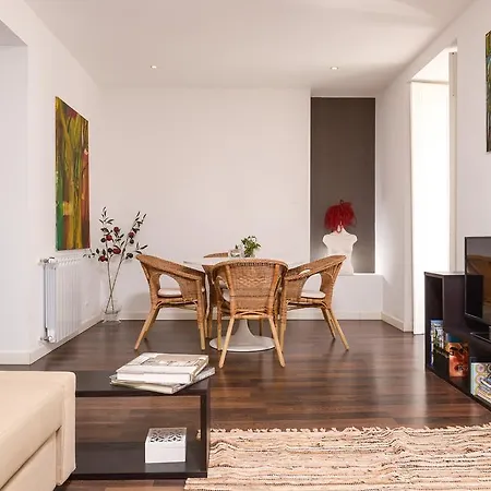 Centre With Private Pool Daire